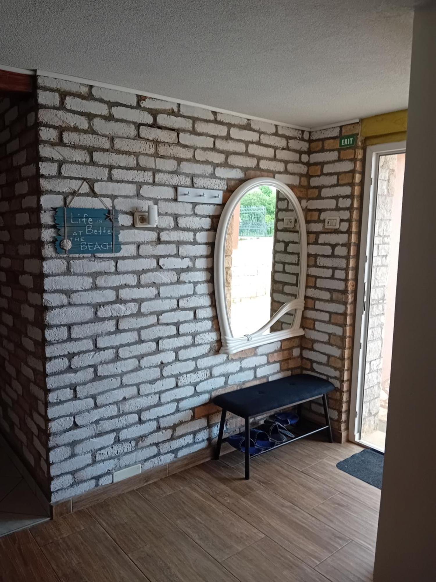 Studio Apartman Dezire Buje Exterior photo